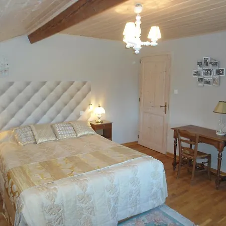 Domaine Des Charmilles 3* Mantenay-Montlin